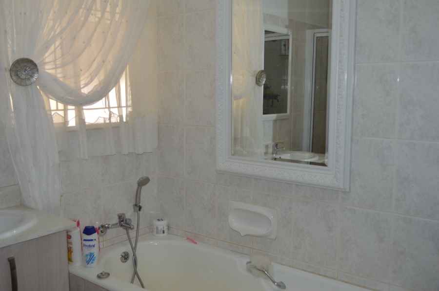 3 Bedroom Property for Sale in Wilkoppies North West